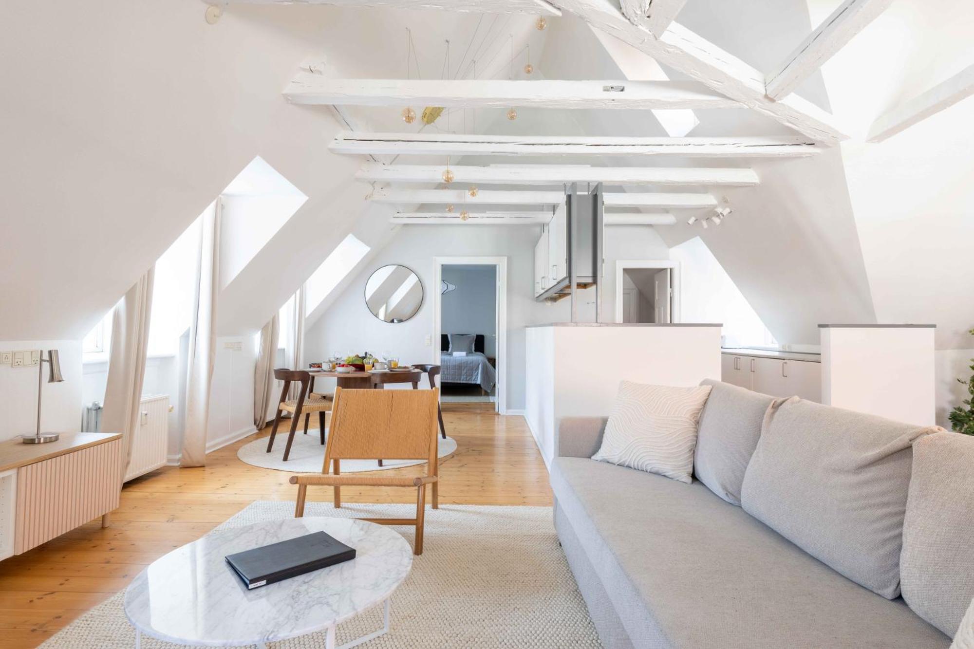 Unique W Exposed Beams Next To Tivoli Lejlighed